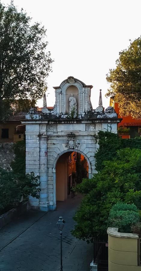 Apartamento A Casa Di Leda Sarzana Exterior foto